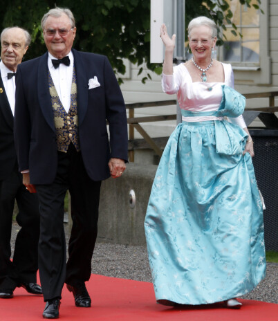 GÅTT BORT: Prins Henrik var preget av sykdom i tiden før han døde. Her avbildet sammen med dronning Margrethe i 2010. Foto: NTB Scanpix GÅTT BORT: Prins Henrik var preget av sykdom i tiden før han døde. Her avbildet sammen med dronning Margrethe i 2010. Foto: NTB Scanpix